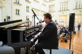 DEU, Deutschland, Germany, Berlin, 30.06.2016: Luther-Symposium " Ich und Luther?! Wieviel Erneuerung braucht unser Leben und Arbeiten?", Atrium der F.A.Z. Foto: Jens Jeske